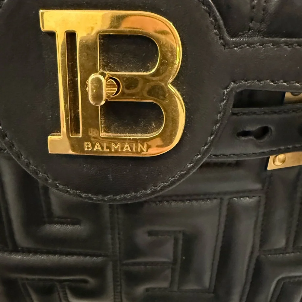 Balmain
B-Buzz 23 leather bag Black and Gold Quilted Shoulder Bag - Picture 8 of 15